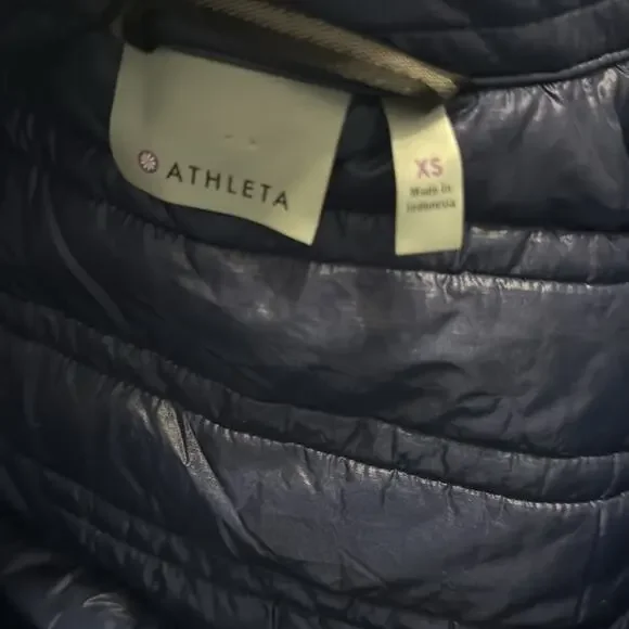 Athleta featherless whisper puffer jacket navy size XS - Picture 4 of 12